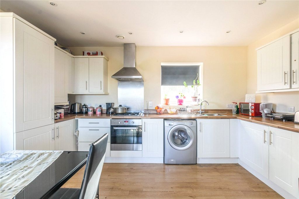 Property photo 3 of 11 Picture No. 10