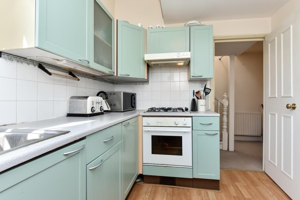 Property photo 3 of 7 Kitchen