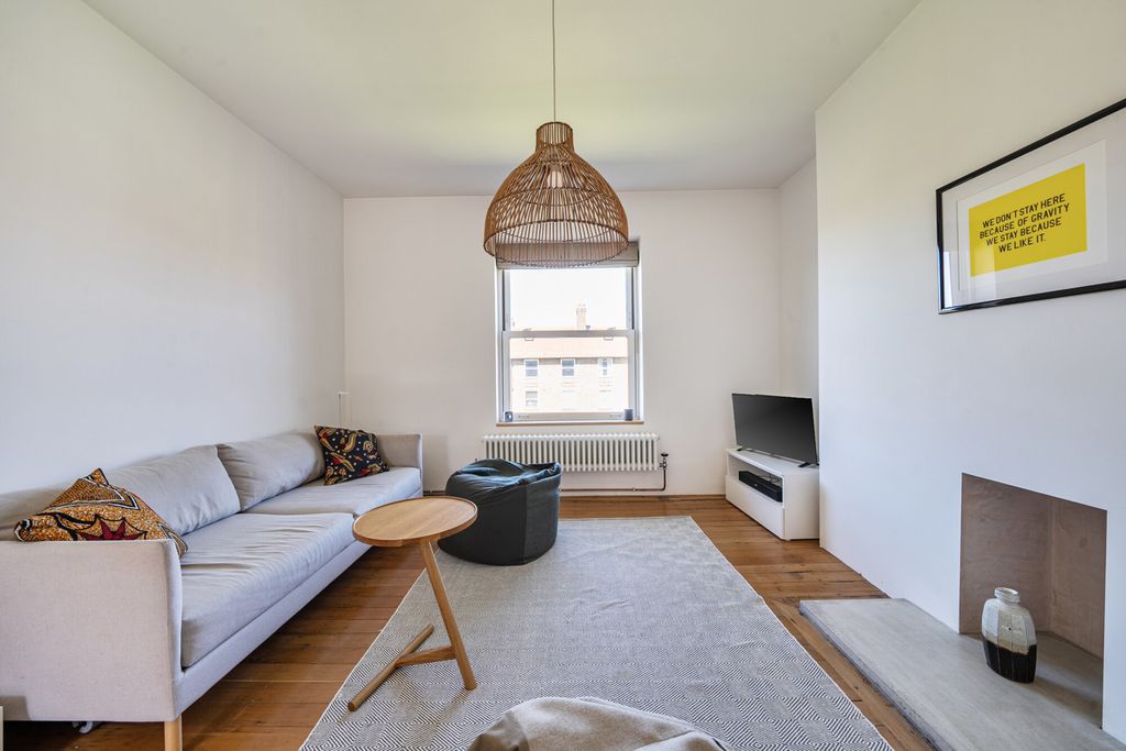Property photo 1 of 20 1438097-13-69d4Eb...