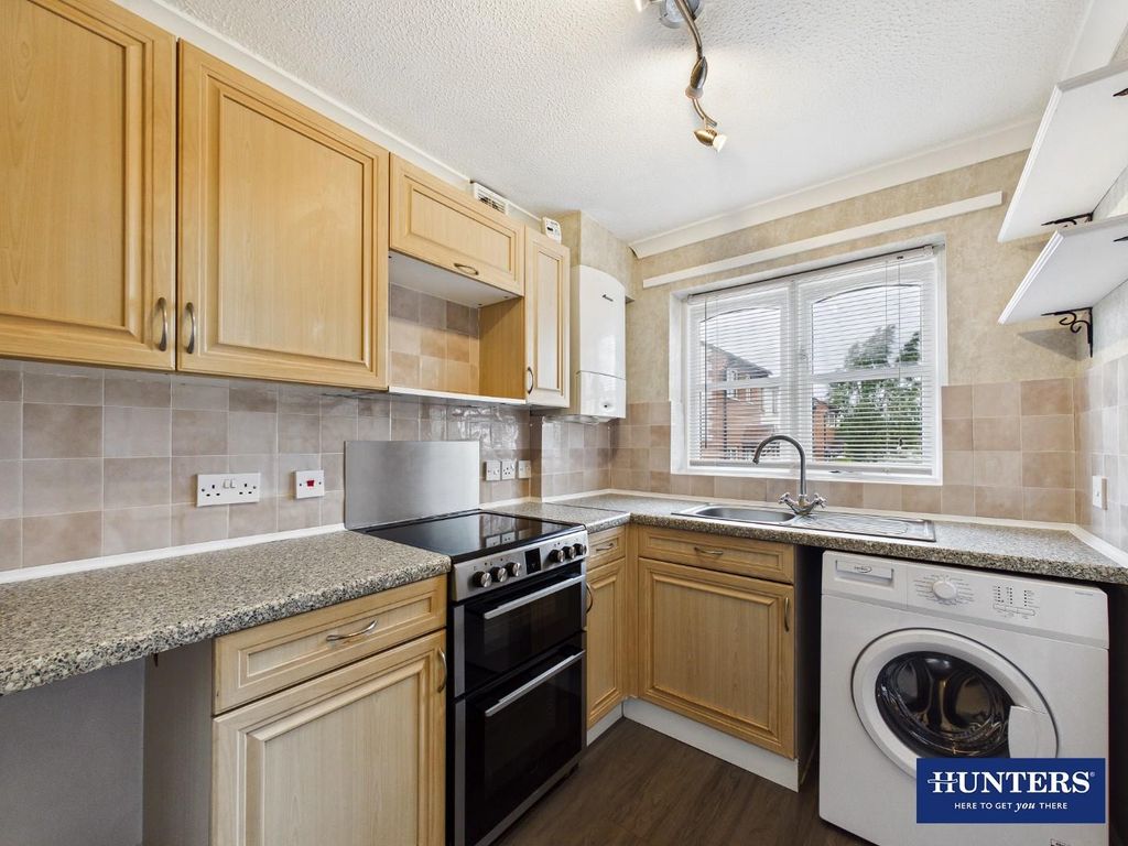 Property photo 3 of 21 Kitchen