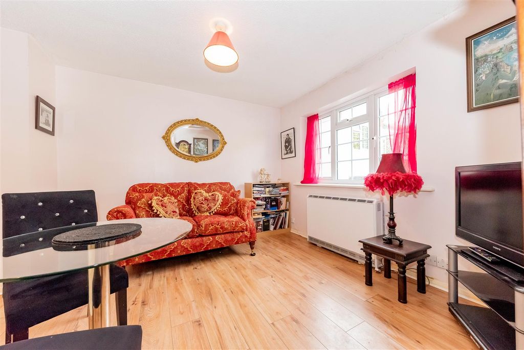 Property photo 2 of 17