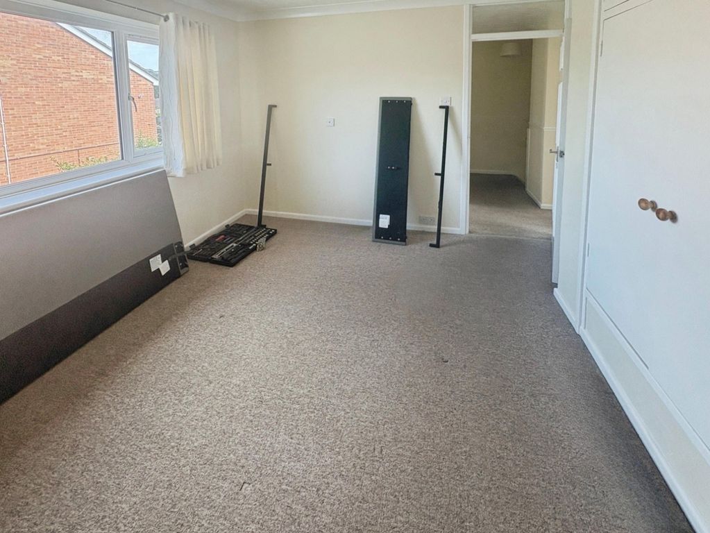 Property photo 3 of 8 Pbox-Img.Jpg