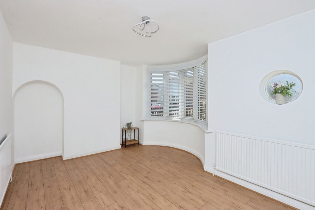 Property photo 3 of 20 Pbox-Img.Jpg