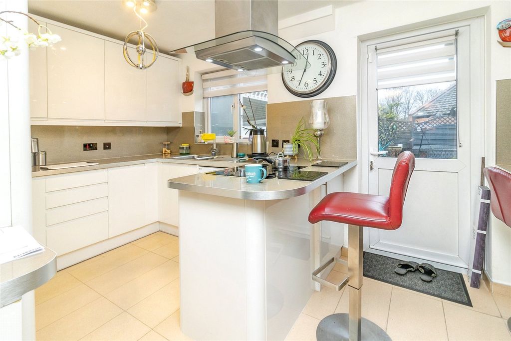 Property photo 3 of 18 Picture No. 37