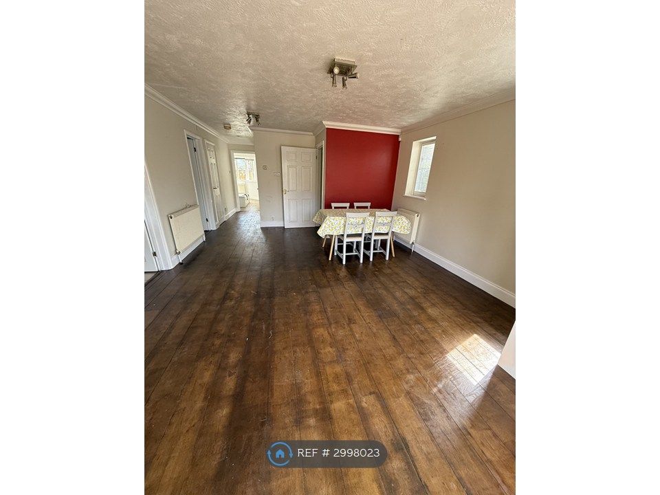 Property photo 3 of 9 Living Room