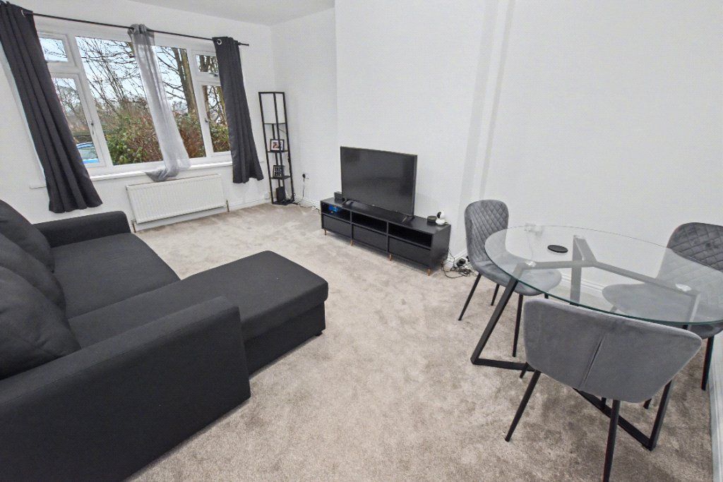 Property photo 2 of 15 Lounge