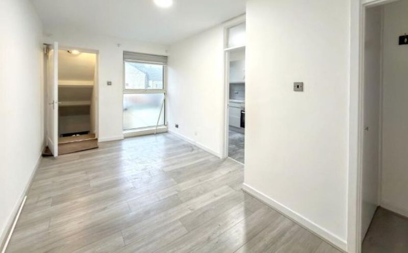 Property photo 3 of 9 Photo 5