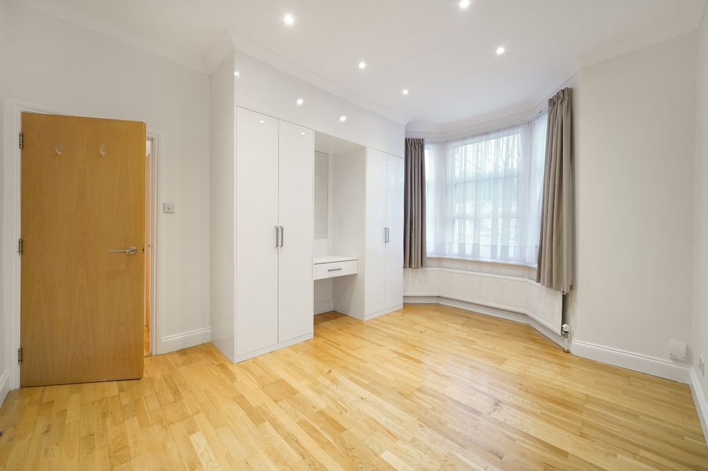 Property photo 1 of 17 Picture No. 25