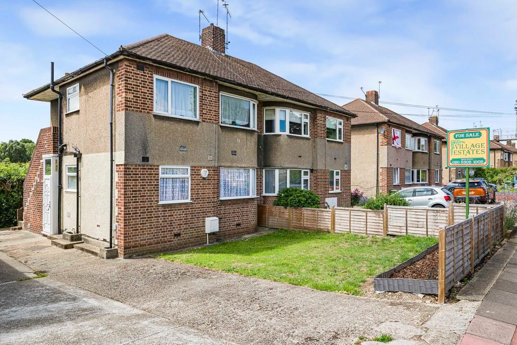 Property photo 1 of 17 External