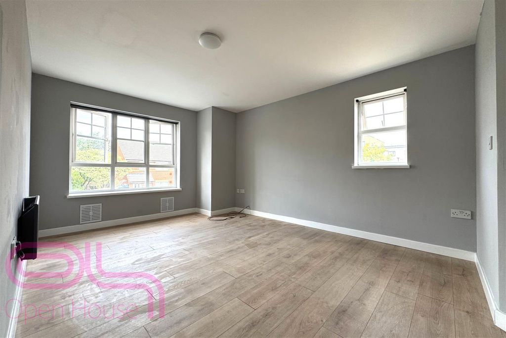 Property photo 1 of 8 Lounge1.Jpg