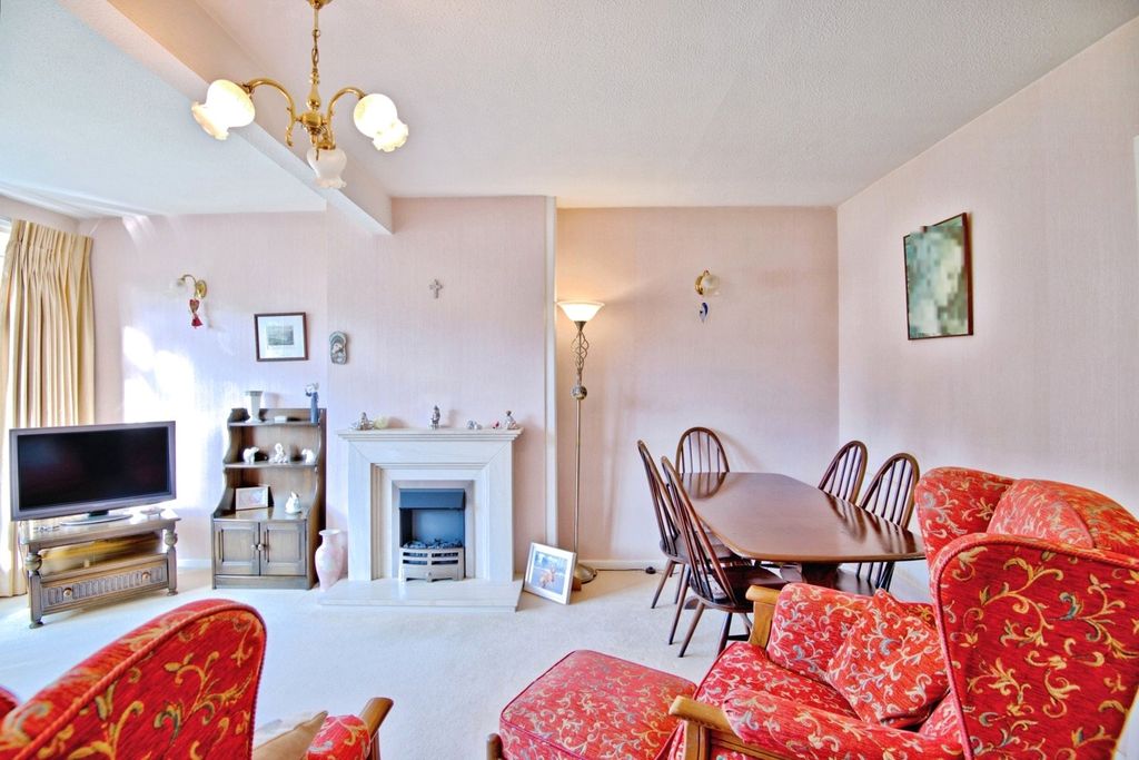 Property photo 3 of 16 Picture No. 21