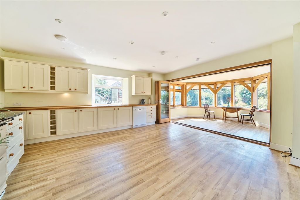 Property photo 2 of 22 Kitchen/Dining Room