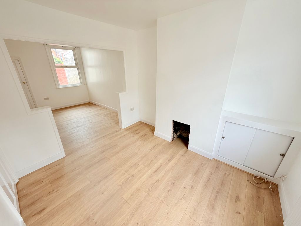 Property photo 2 of 15 Image