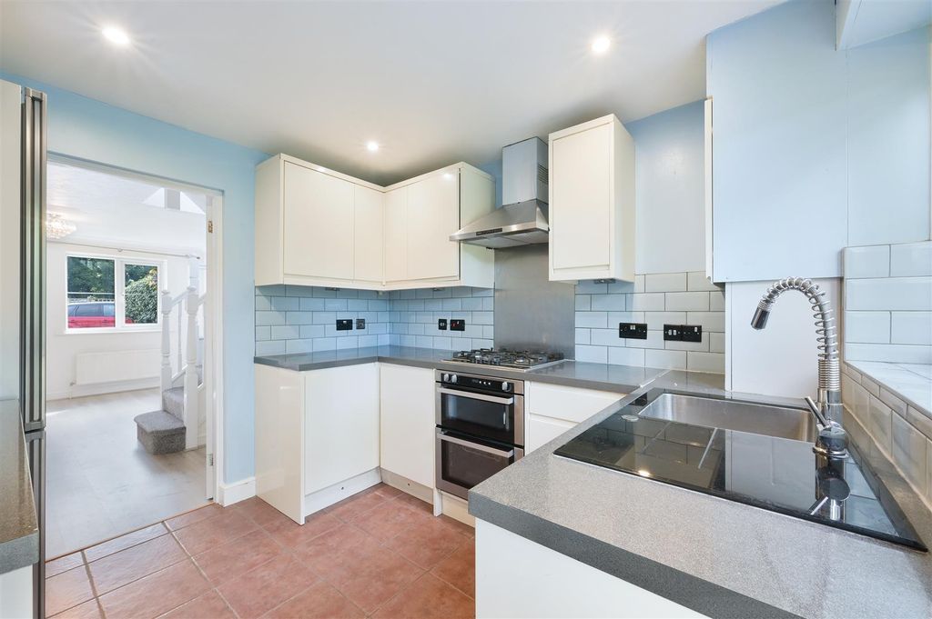 Property photo 3 of 14 Dunnymans Road 30 (6).Jpg
