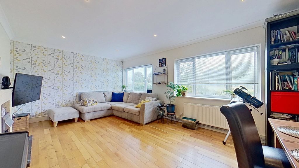 Property photo 3 of 24