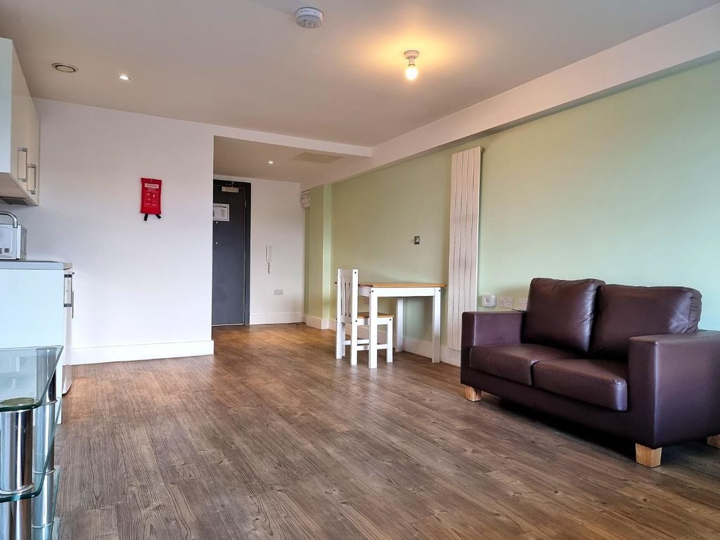 Property photo 3 of 6 Internal