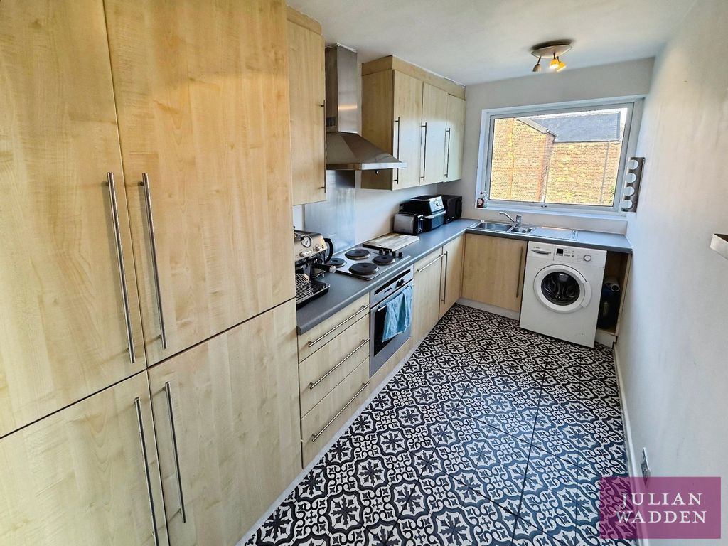 Property photo 3 of 9 Picture 3