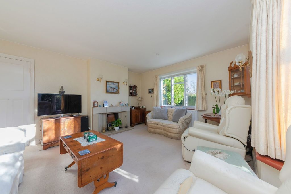 Property photo 3 of 24