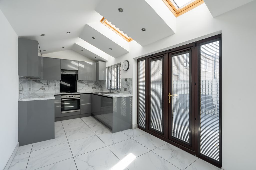 Property photo 2 of 20 Property Image 2