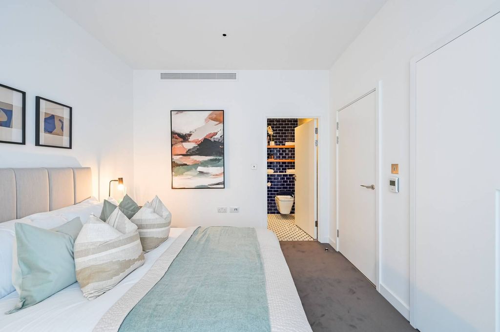 Property photo 2 of 28