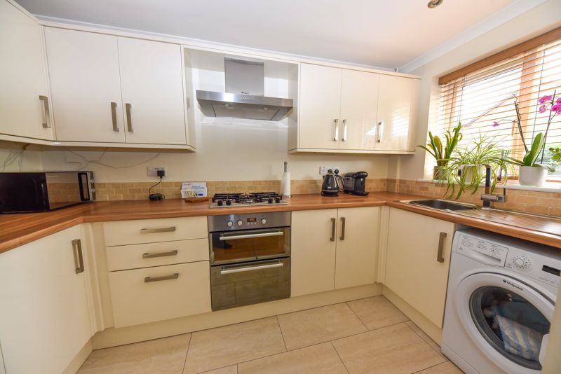 Property photo 3 of 11 Photo 6