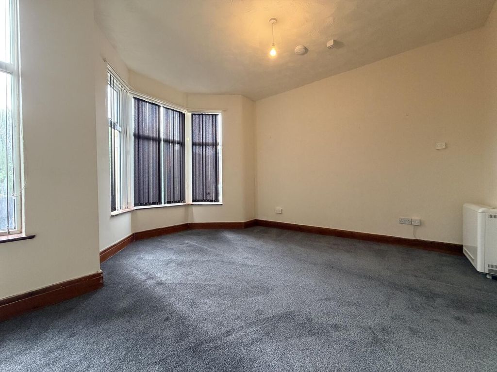 Property photo 2 of 17 Living Room