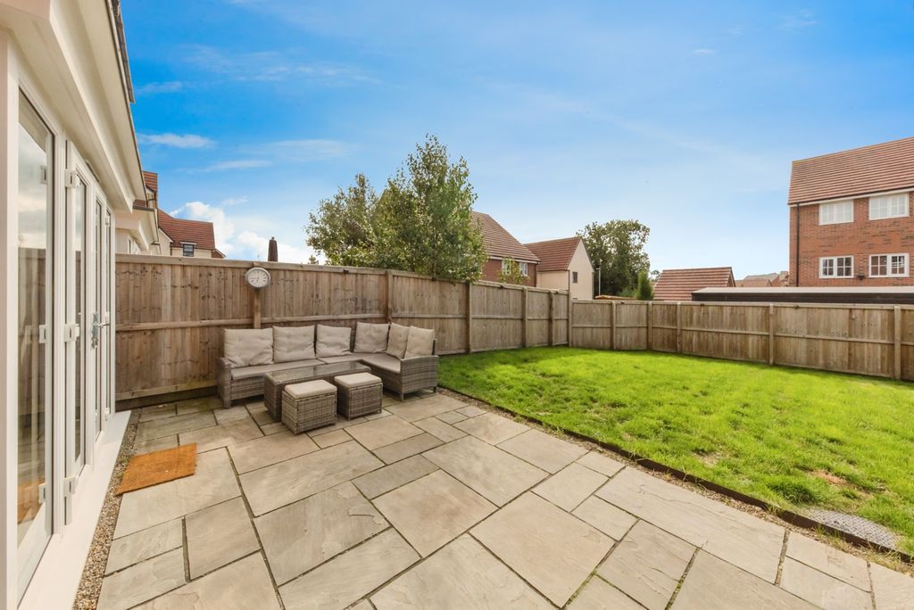 Property photo 2 of 17 Photo