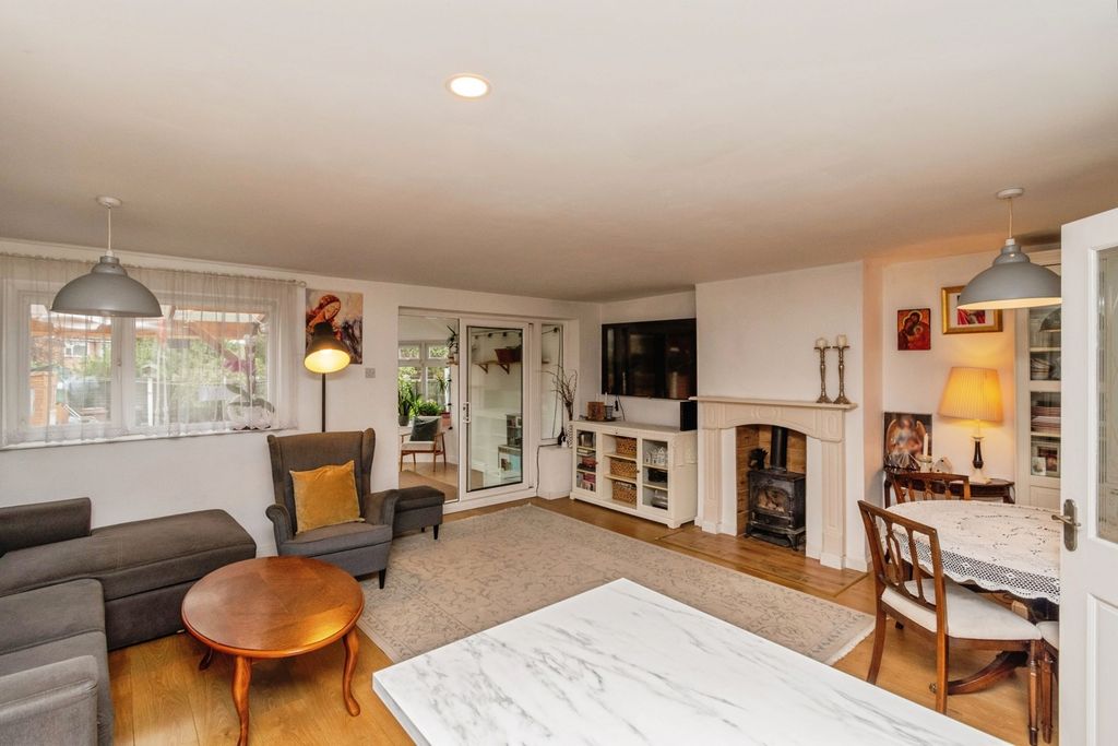 Property photo 2 of 22 Pbox-Img.Jpg