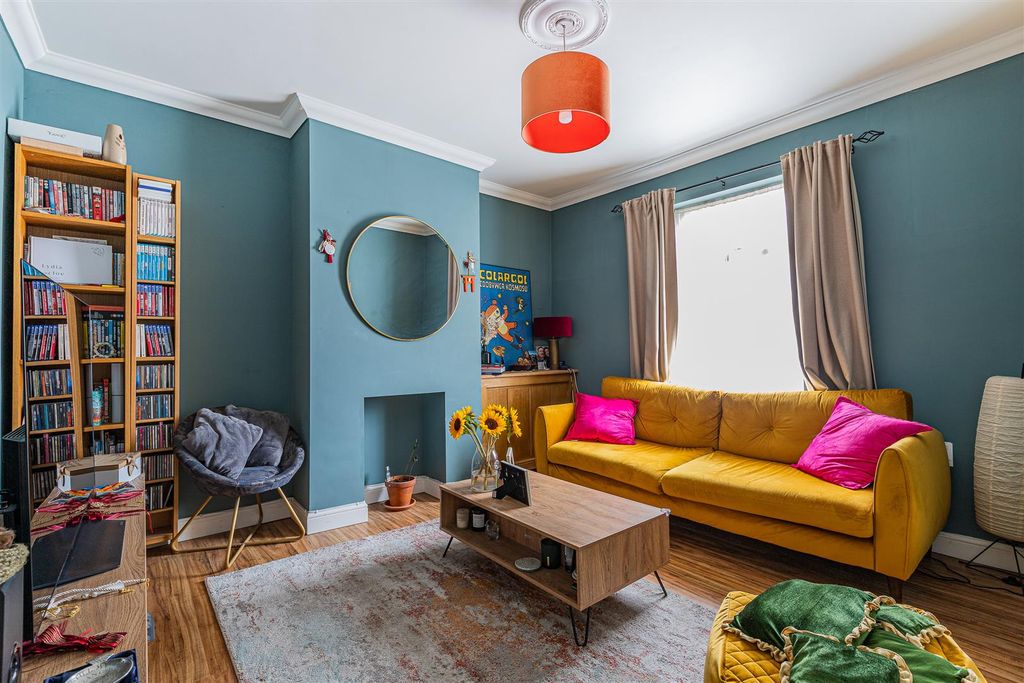 Property photo 3 of 17 Plasnewydd Road 19-10.Jpg