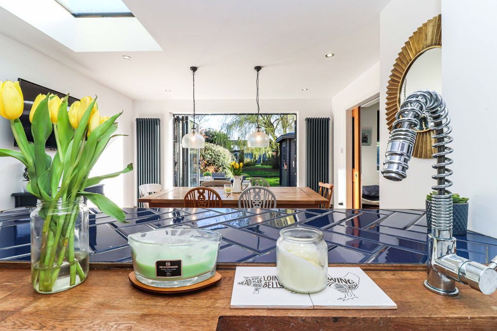 Property photo 2 of 47