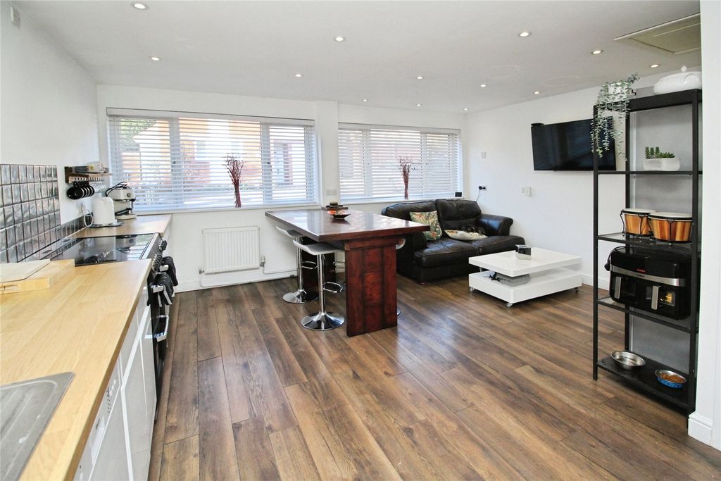 Property photo 2 of 23 Picture No. 58