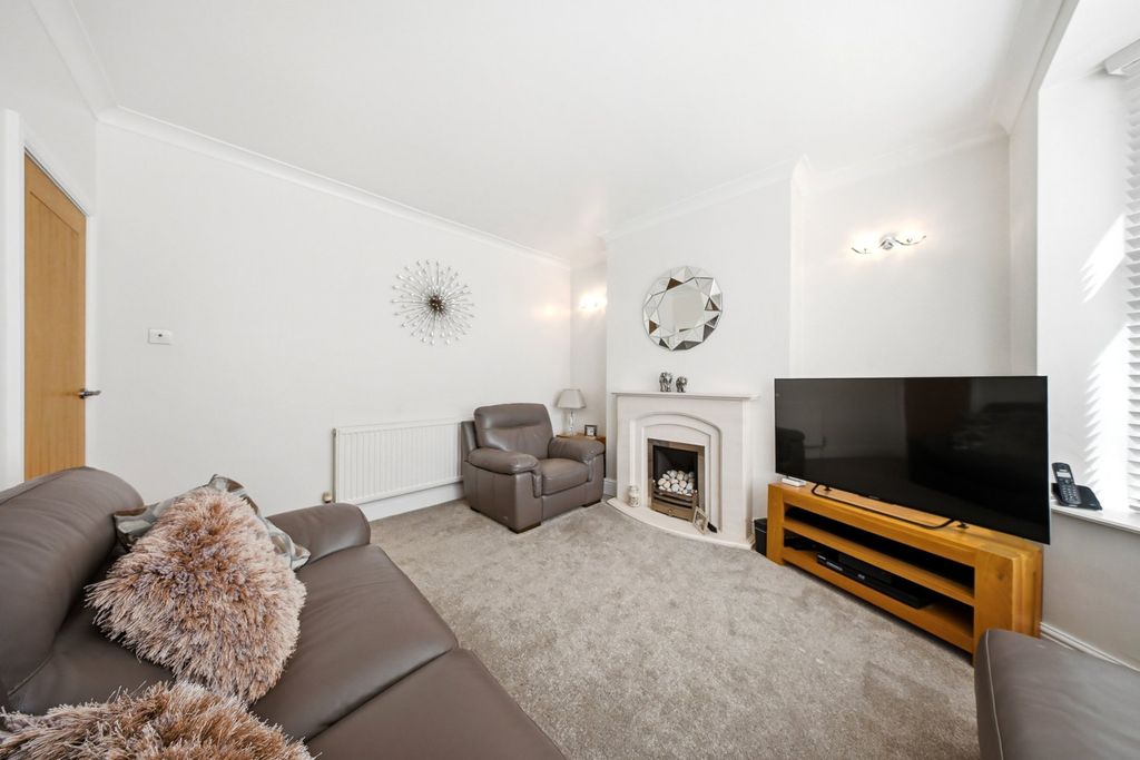 Property photo 3 of 47