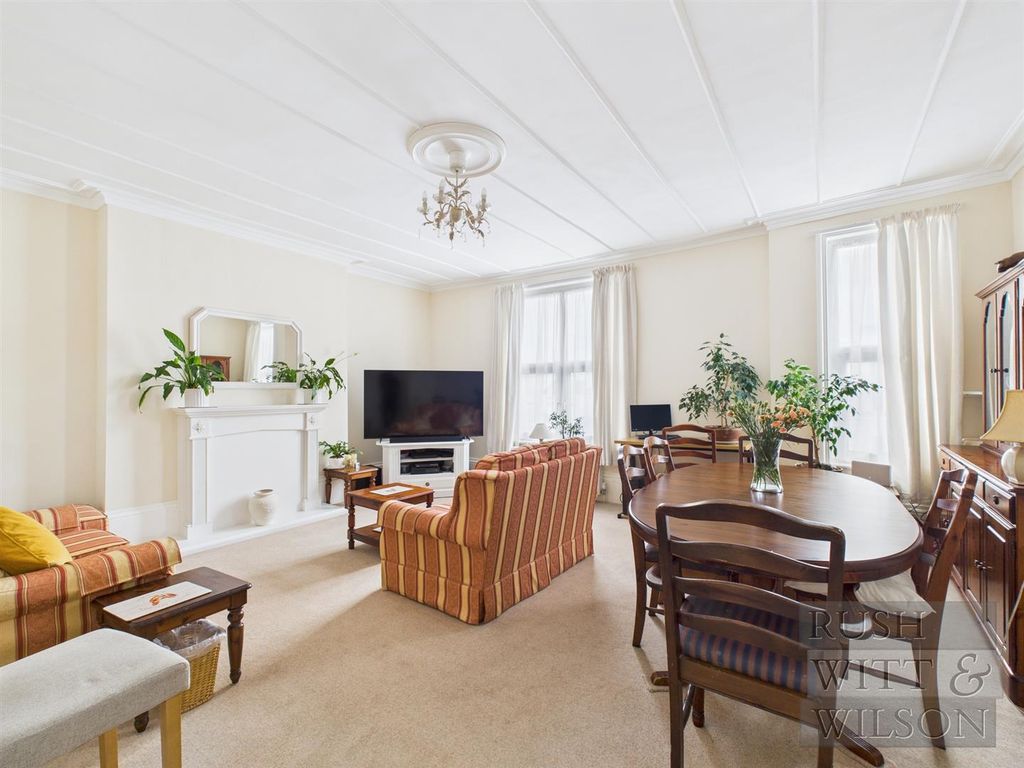 Property photo 3 of 32