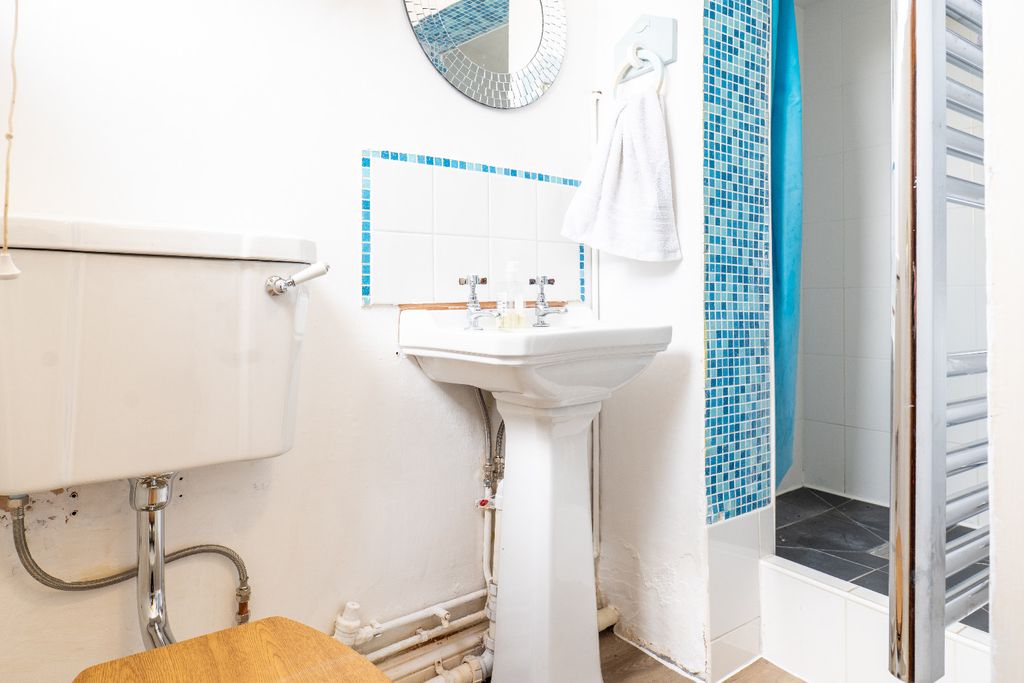Property photo 3 of 9 28358213