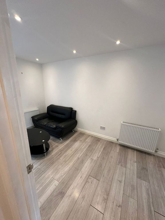 Property photo 2 of 5 Gallery