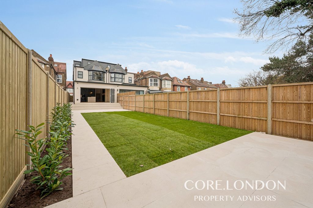 Property photo 2 of 24