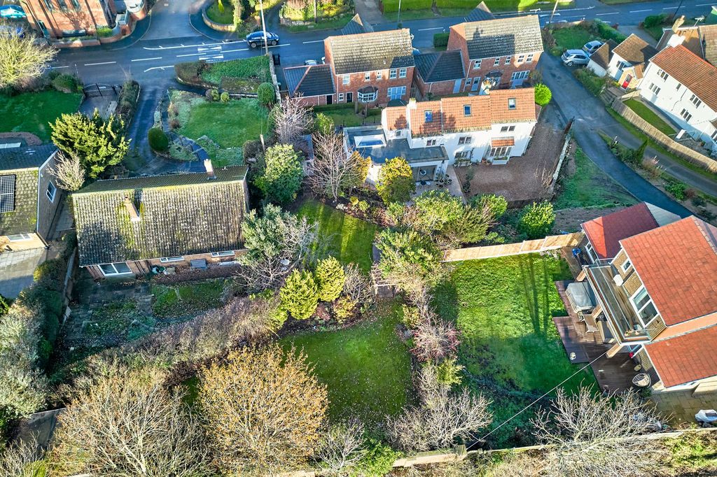 Property photo 2 of 46