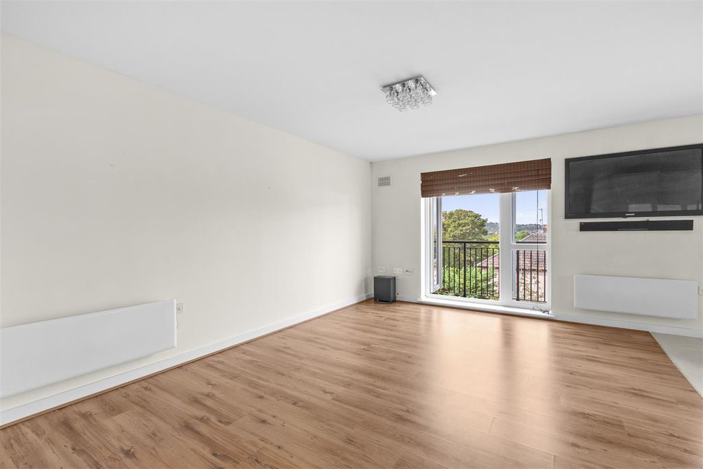 Property photo 3 of 15 Ives House, Ercolani Ave-5.Jpg