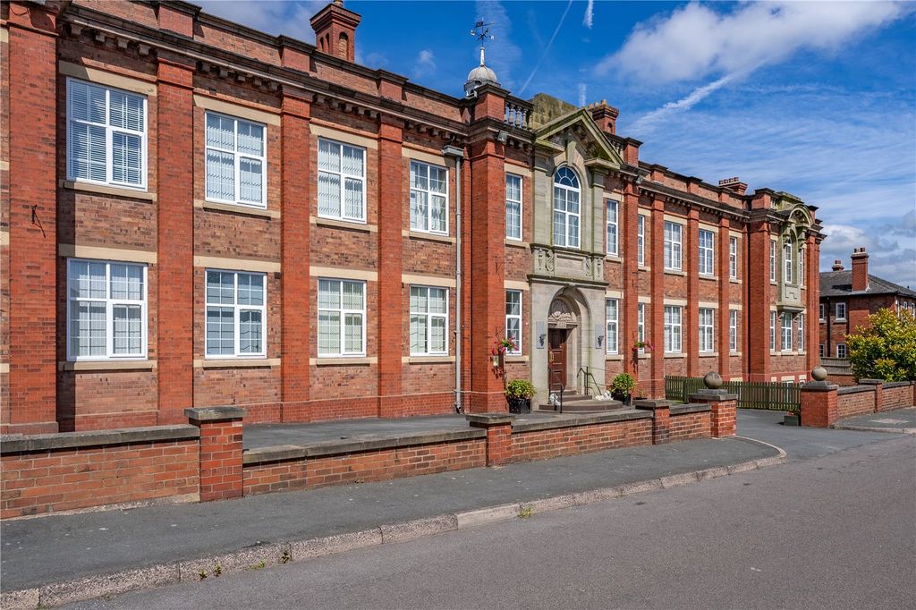 Property photo 1 of 33 Picture No. 30