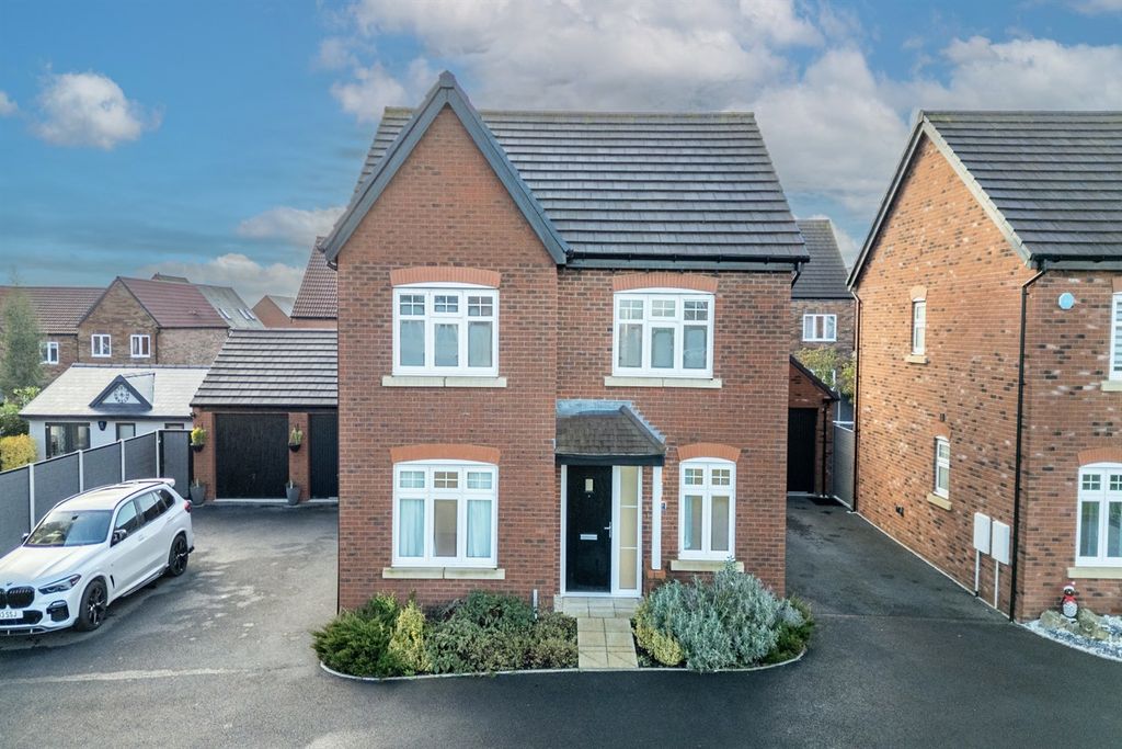 Property photo 1 of 27 (Main)