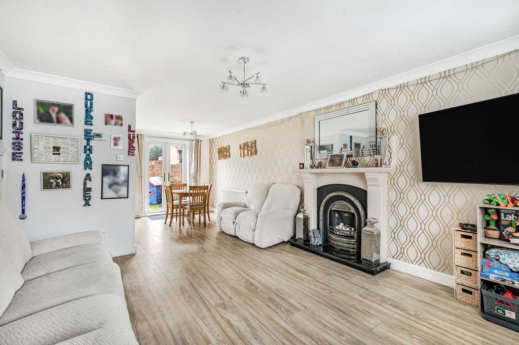 Property photo 2 of 15 Picture No. 10