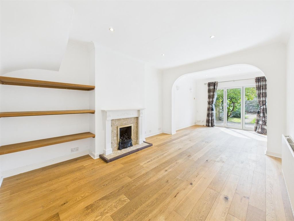 Property photo 2 of 13 Cam05080G0-Pr0161-Still008.Jpg