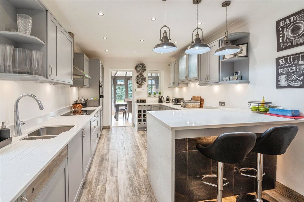 Property photo 2 of 20 Kitchen