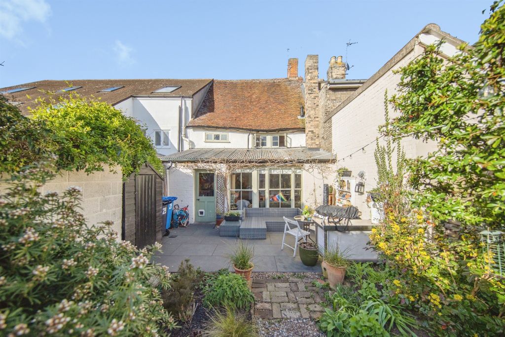 Property photo 3 of 20