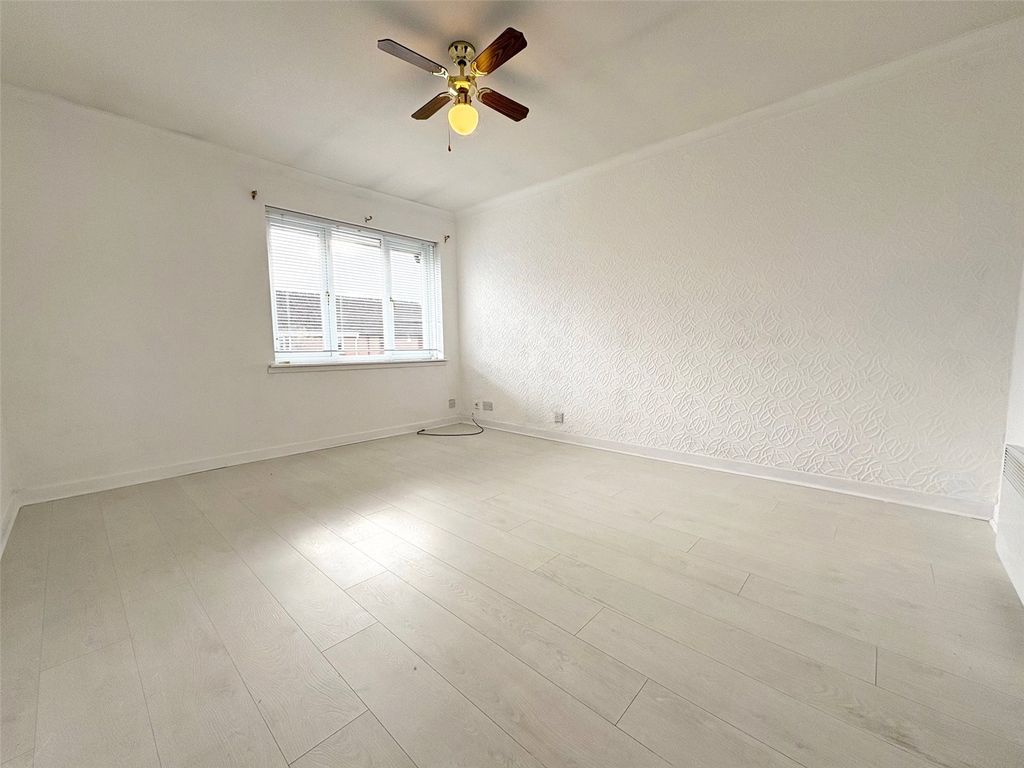 Property photo 2 of 16 Picture No. 05