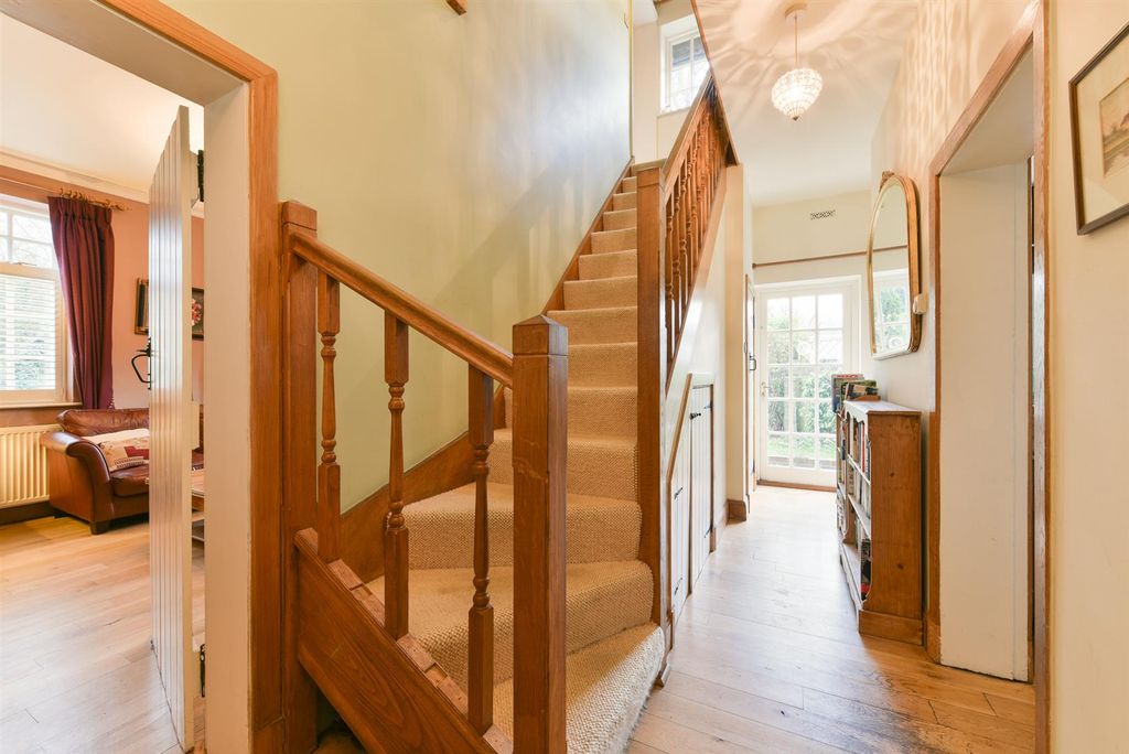 Property photo 3 of 18