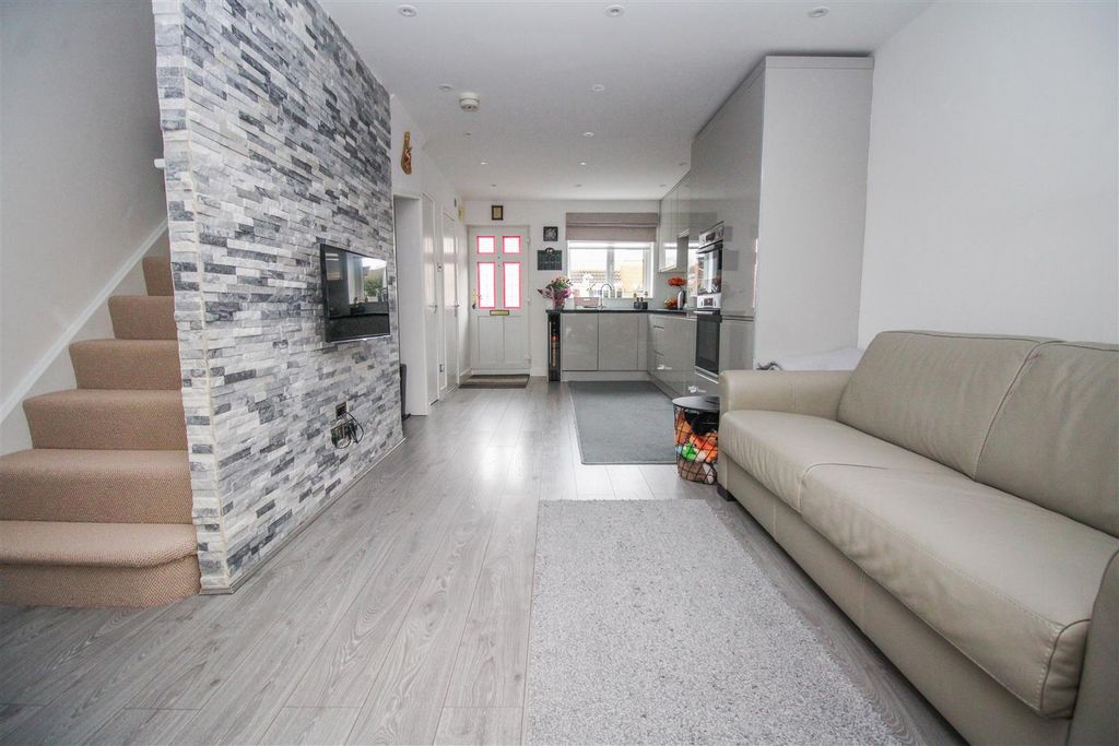 Property photo 2 of 12 Img_1019.Jpg