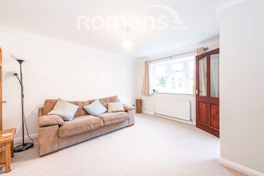 Property photo 2 of 10 Lounge