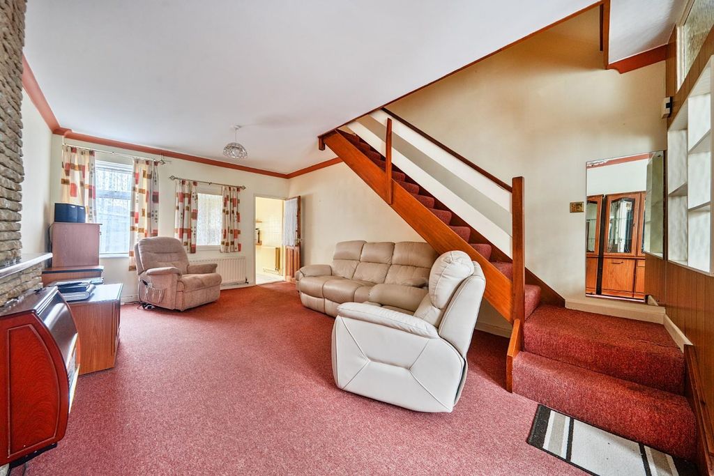 Property photo 3 of 16 1424954-11-69Aee6A391885.Jpg