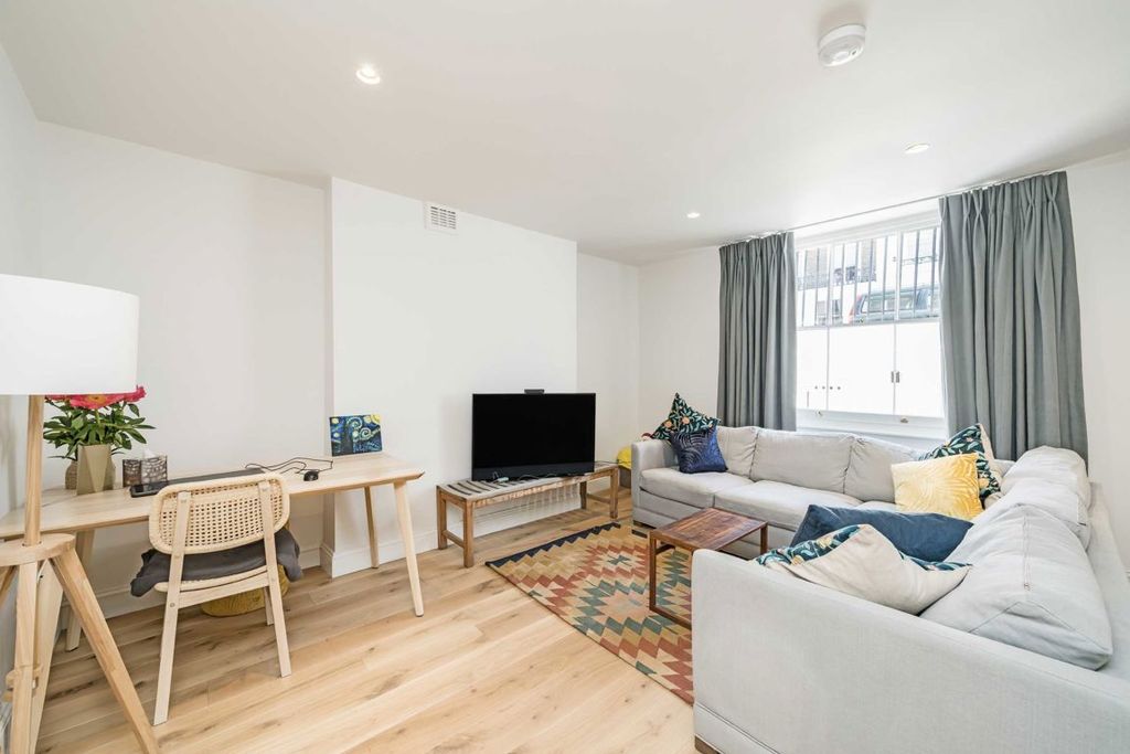 Property photo 1 of 5